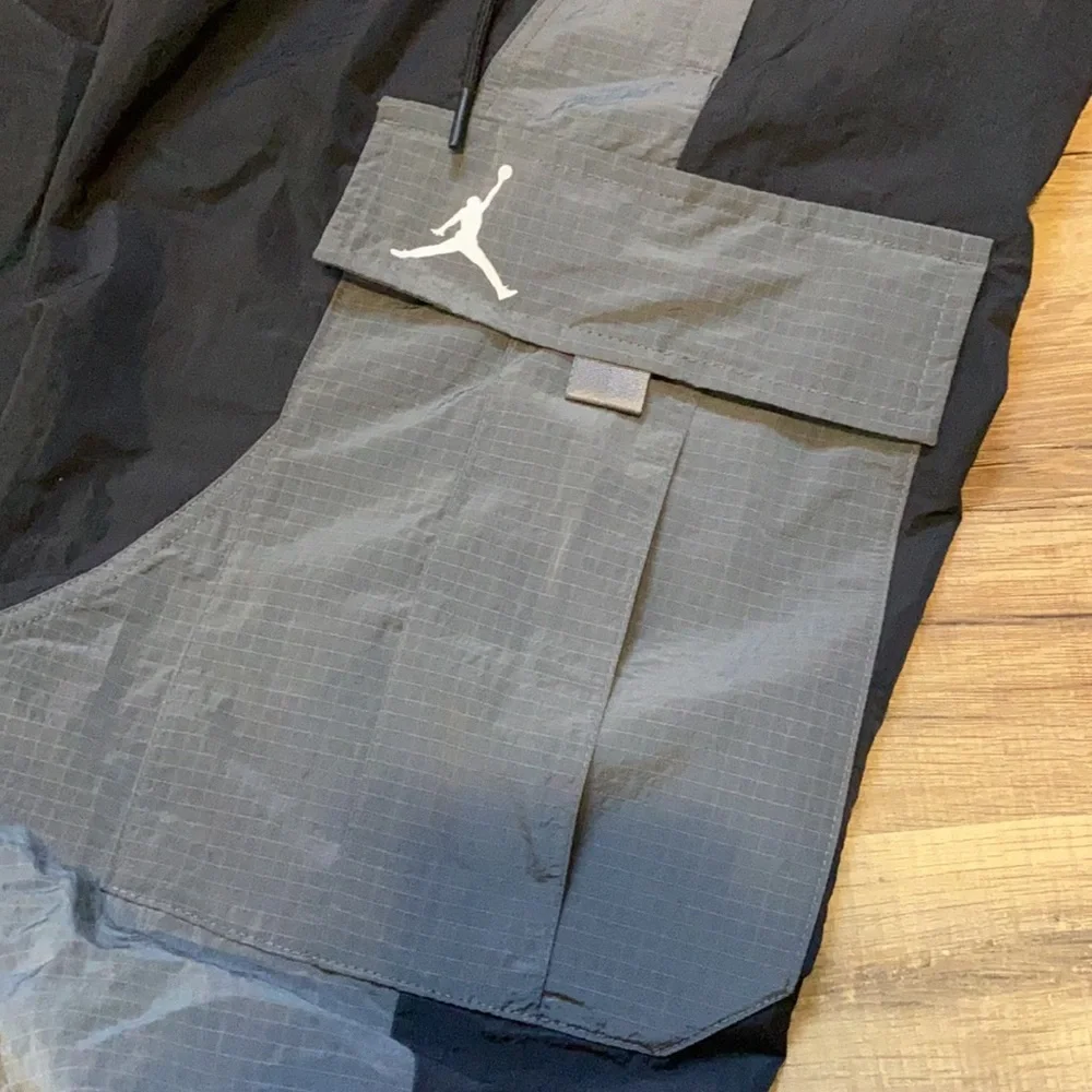 Jordan windbreaker cargo pants